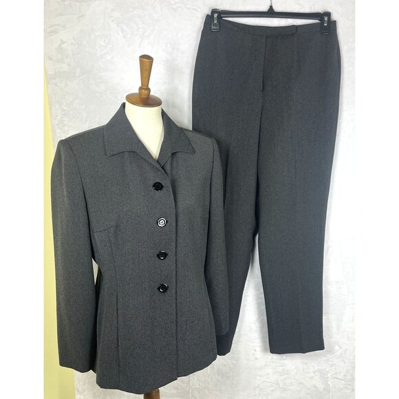 Larry Levine Suits 2-Piece Pant Suit Lined 4-Button Black White Size 12 NEW - Picture 1 of 13